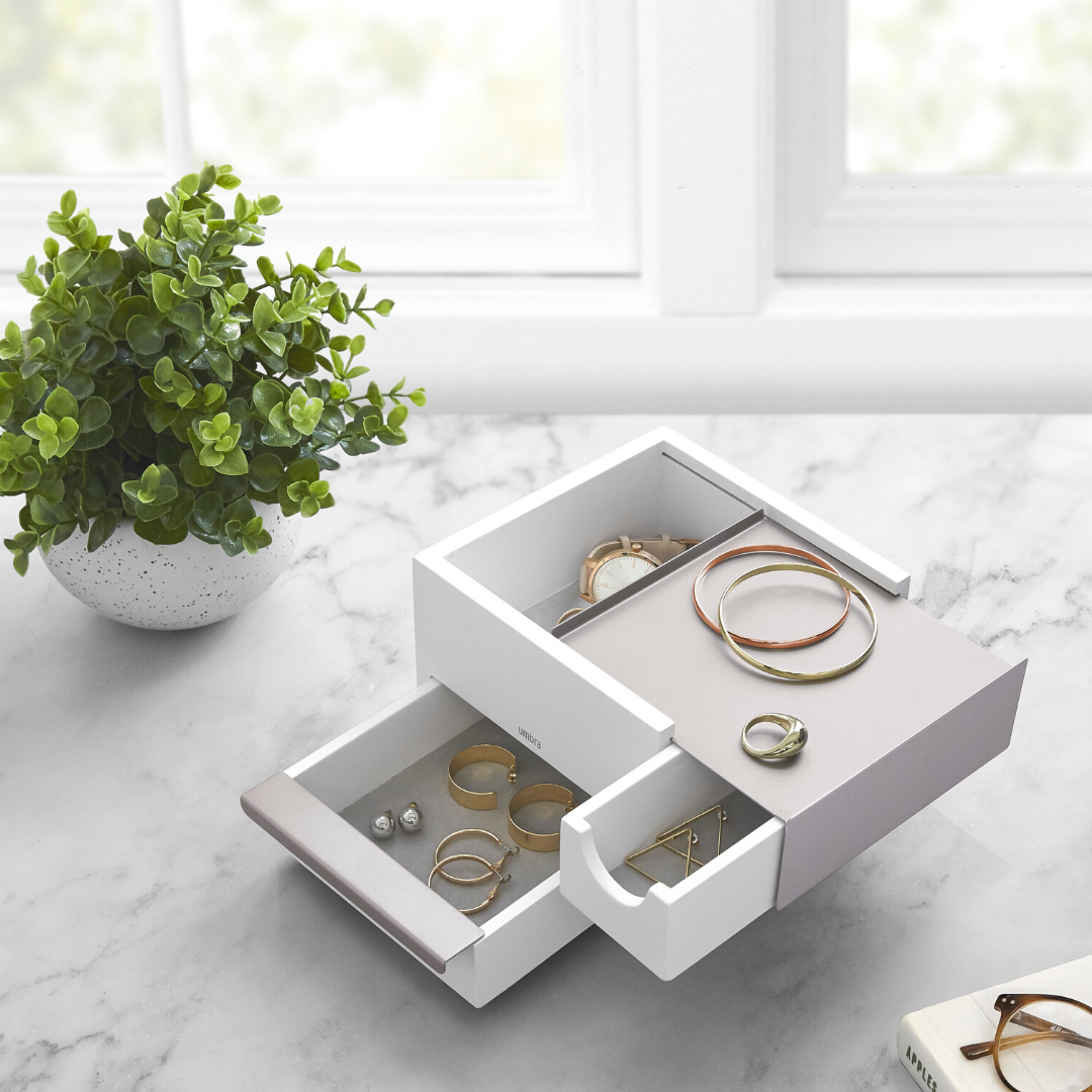 Five Signs It’s Time to Upgrade Your Jewelry Box