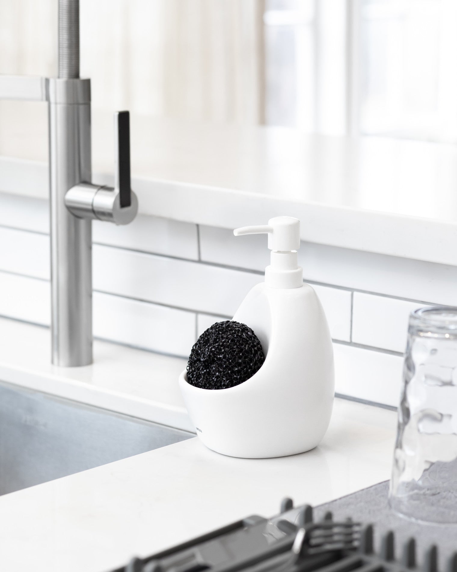 Umbra Joey Soap Pump and Scrubby Set